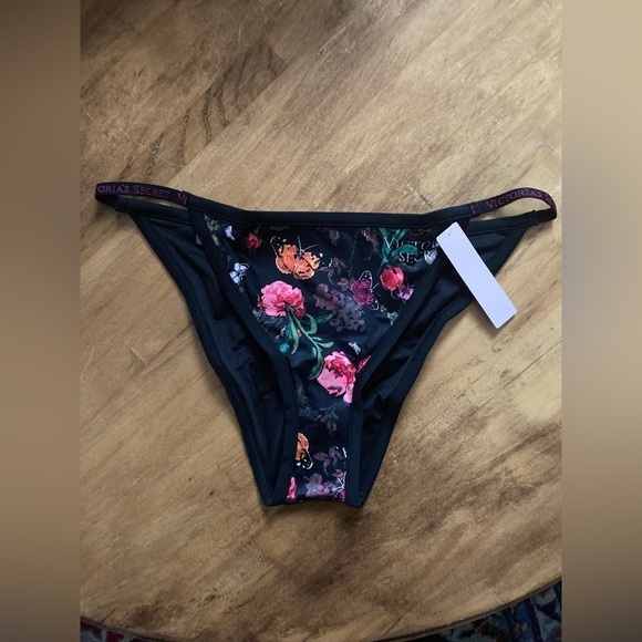 Victoria’s Secret Sydney Logo Itsy Bottom Medium - Picture 7 of 12